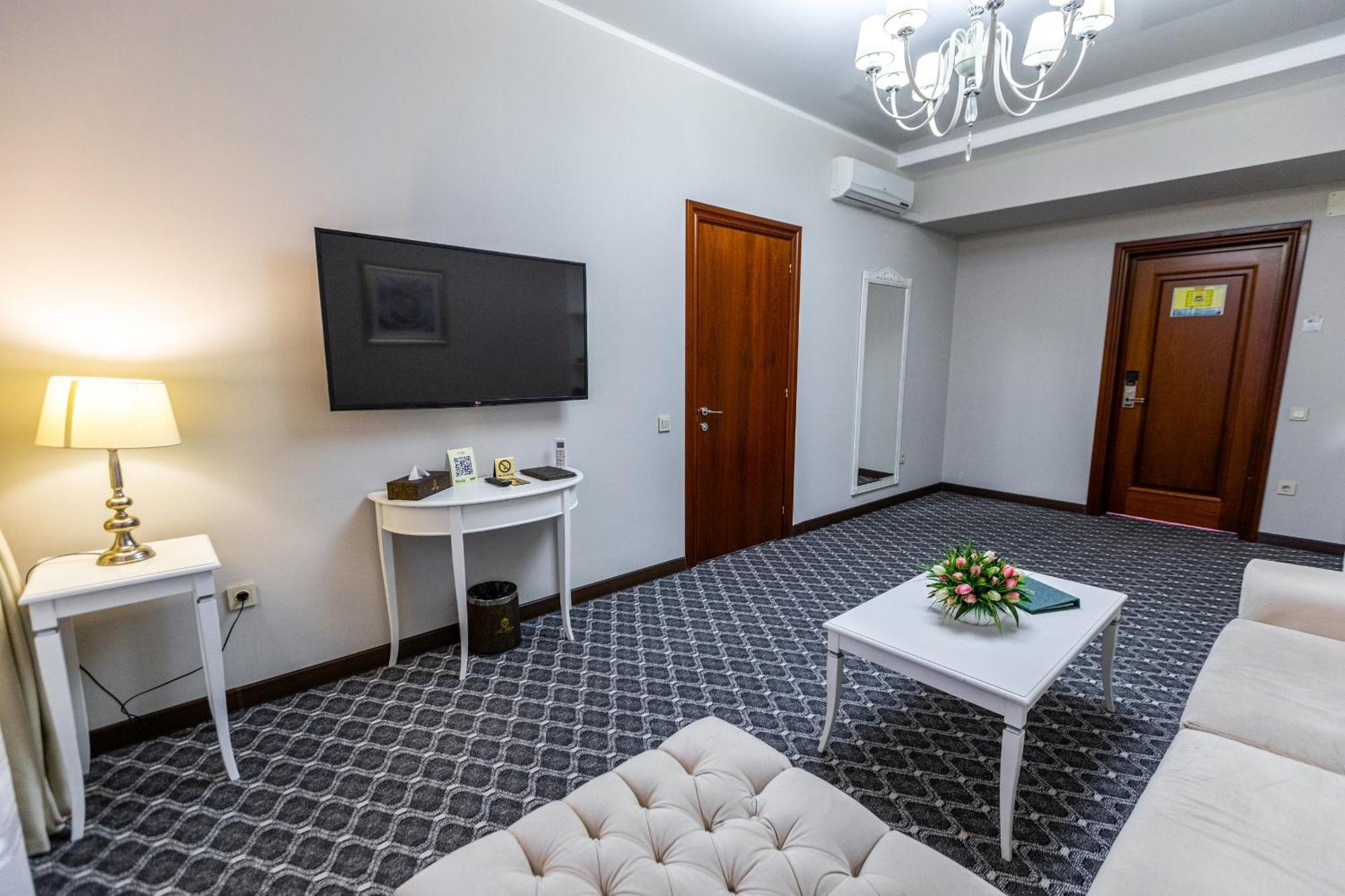 Plaza Hotel Almatî Cameră foto