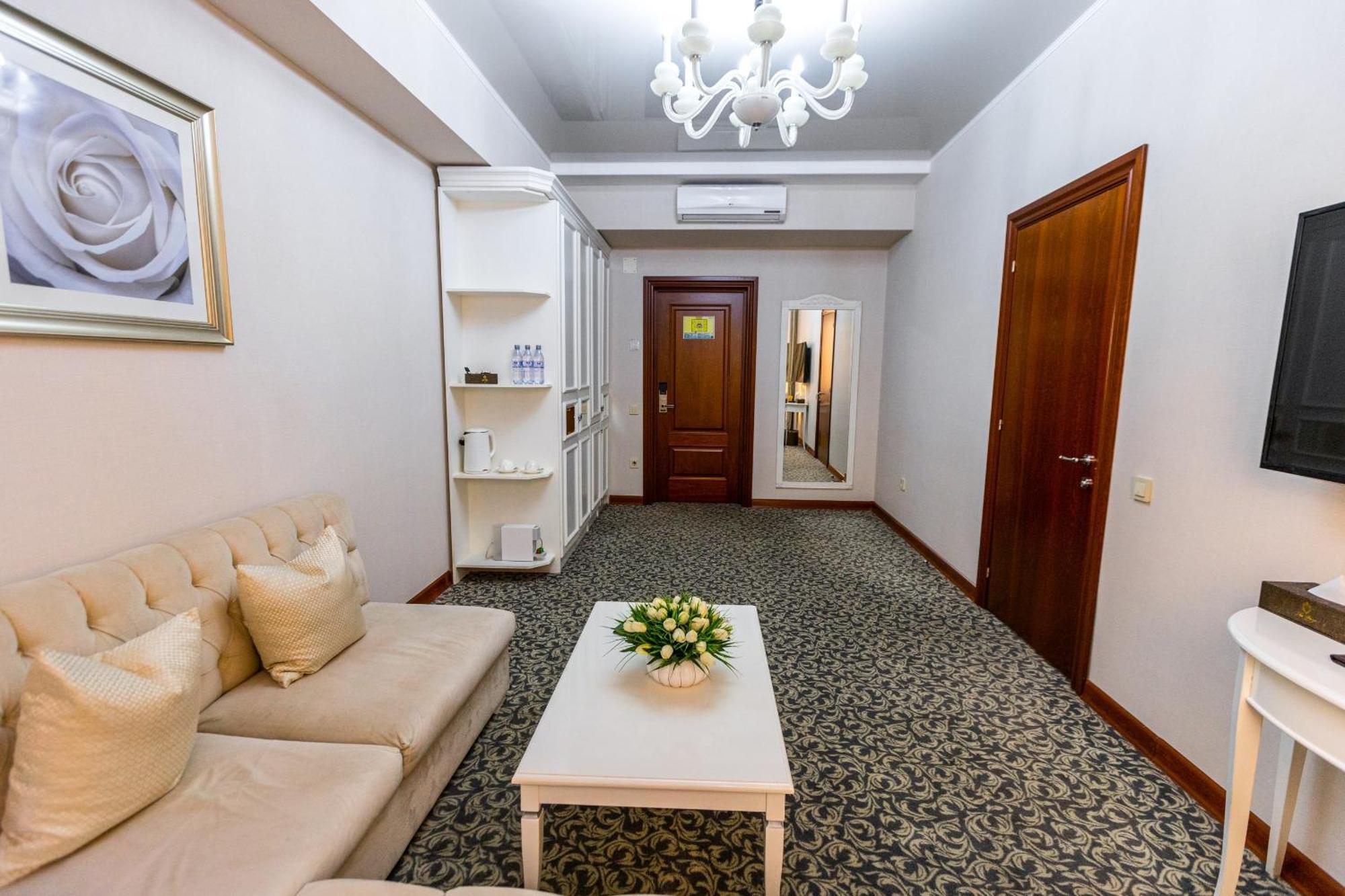 Plaza Hotel Almatî Cameră foto