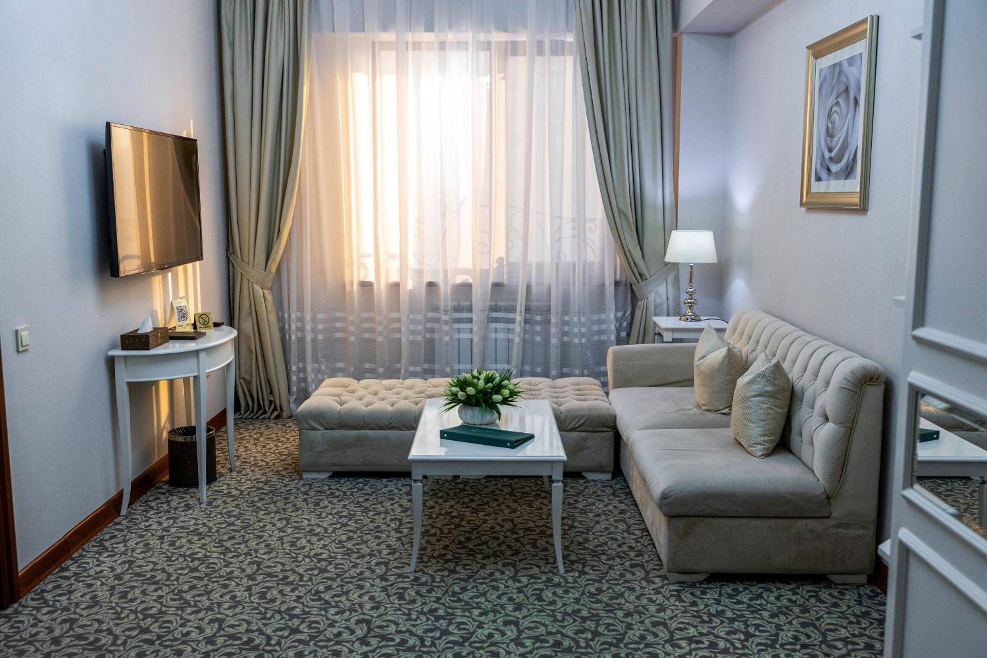 Plaza Hotel Almatî Cameră foto